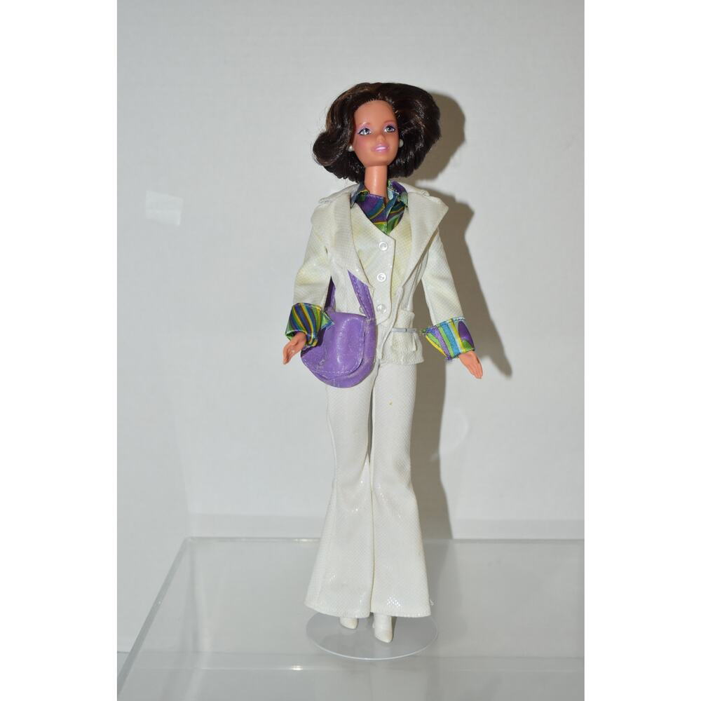 Vintage 1998 Mattel 70s Disco Barbie Brunette Loose Complete Outfit #19929 Stand